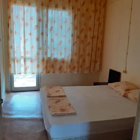 дъбрава Campsite Shkorpilovtsi