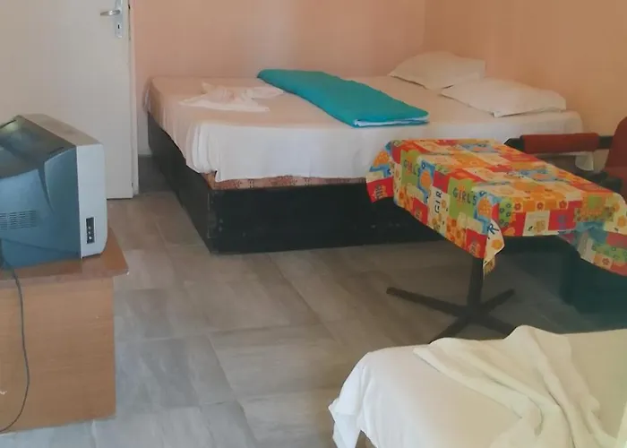 дъбрава مكان تخييم شكوربيلوفتسي